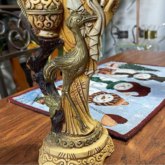 Faux ivory statue of a Geisha - Picture 2 of 15